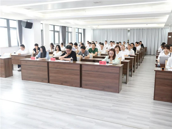 城投集團舉辦“展現(xiàn)青年風采，奉獻青春力量”主題演講比賽