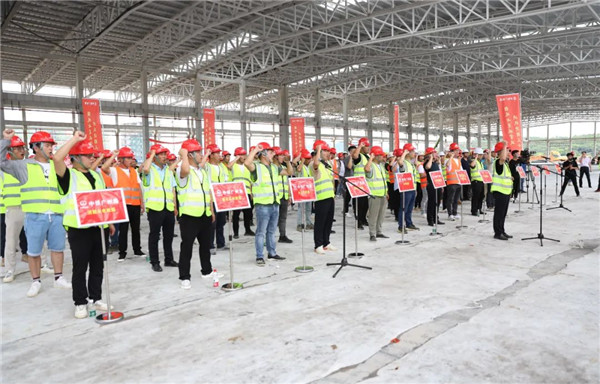 決戰(zhàn)三十天收官 昌南新區(qū)、城投集團舉行透光陶瓷項目誓師大會
